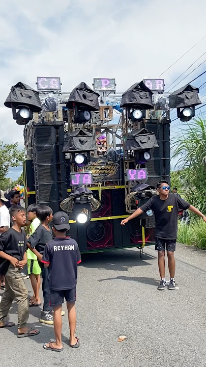Sound horeg capar jaya audio 4 sub parathel lighting 8 beam karnaval tlumpu