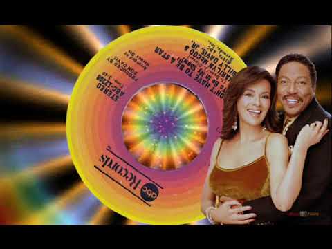 YouTube पर Marilyn Mccoo y  Billy Davis Jr •*¨ ♥✿✰ you dont have to be a star देखें