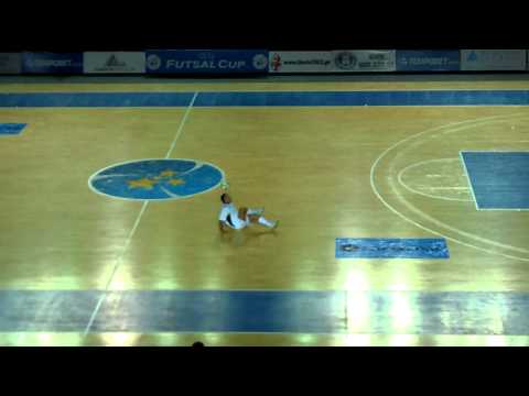 გოდერძი მახარაძე, გინესის რეკორდცმენი თავით კენწვლაში.