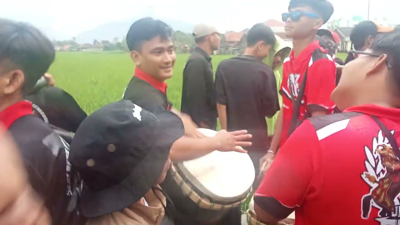 Seni reak kuda renggong jaya muda di haurpugur 