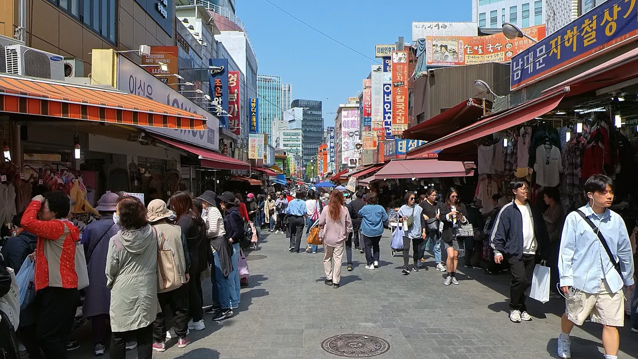 Scenery of Namdaemun Market on a sunny weekday afternoon,Seoul,Myeongdong | South Korea Travel 4K