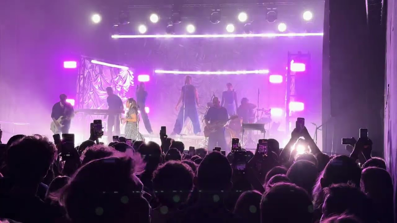 Ewa Farna - Na skroty & Don't Start Now(cover), Na ostrzu (Wroclaw,Nie ma lipy tour 2025,17.10.2025)