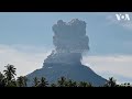 Indonesia&#39;s Mount Ibu erupts, spewing ash clouds| VOA News