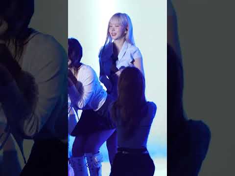 250503 의왕 비비지(VIVIZ) - <strong>LOVEADE</strong> 은하 직캠