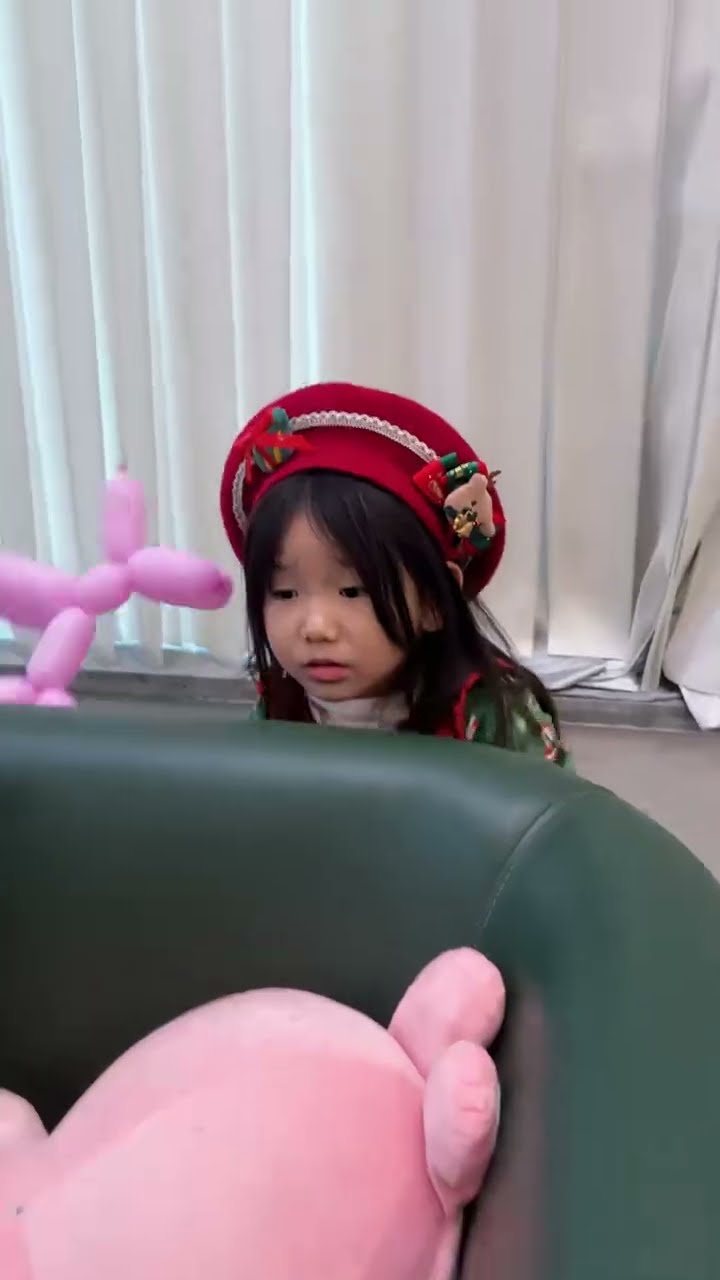 【斗罗大陆】小舞和coco画圣诞老人给唐老六，唐老六还以为小舞只在乎coco呢！ #斗罗大陆#唐老六#小舞