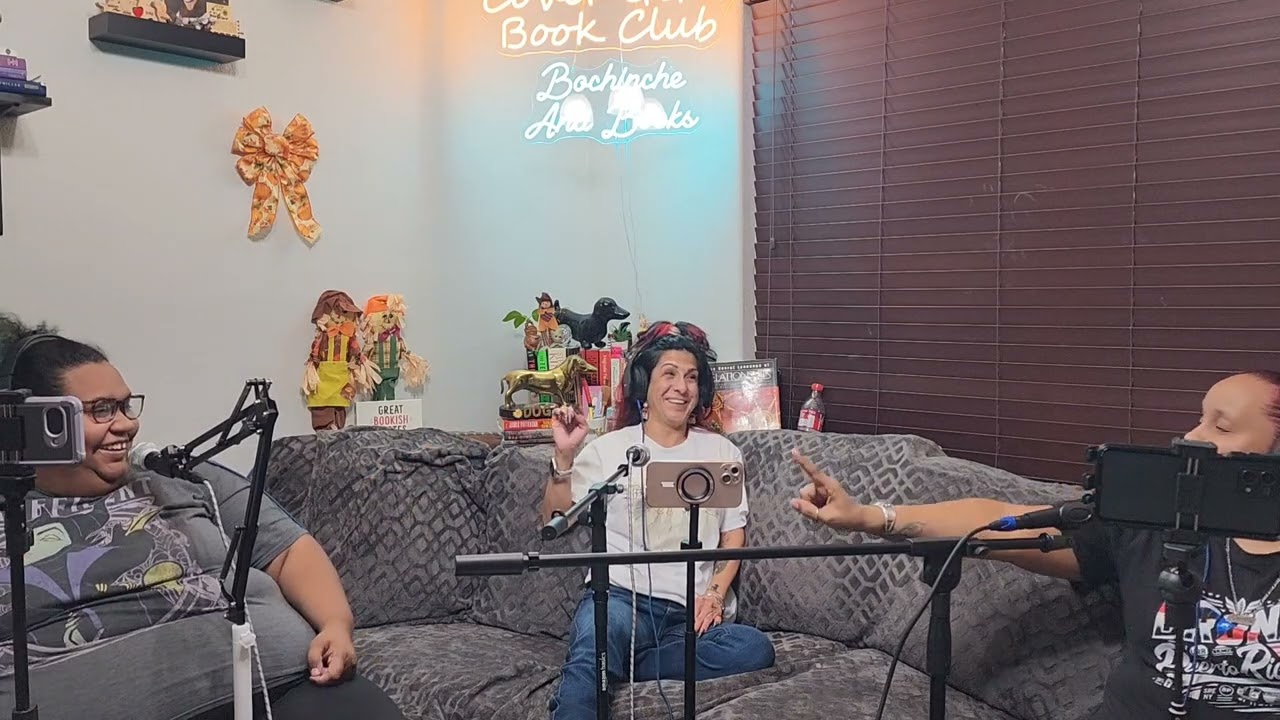 🔥 Iron Flame – The Book That Grabbed Our Edges, Snatched Our Wigs, and Set Basgiath on Fire 🔥