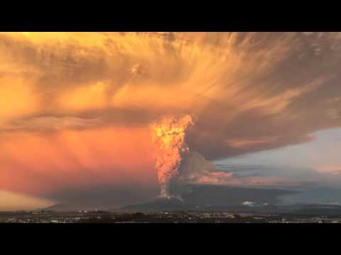 Räjähtävä tulivuori Calbuco / Calbucon tulivuori räjähtää! / 该 卡尔布科 火山 爆炸! / Извержение