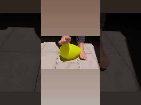 Barefoot &Balloon&Feet #asmrcrush #crushing #toes #sole