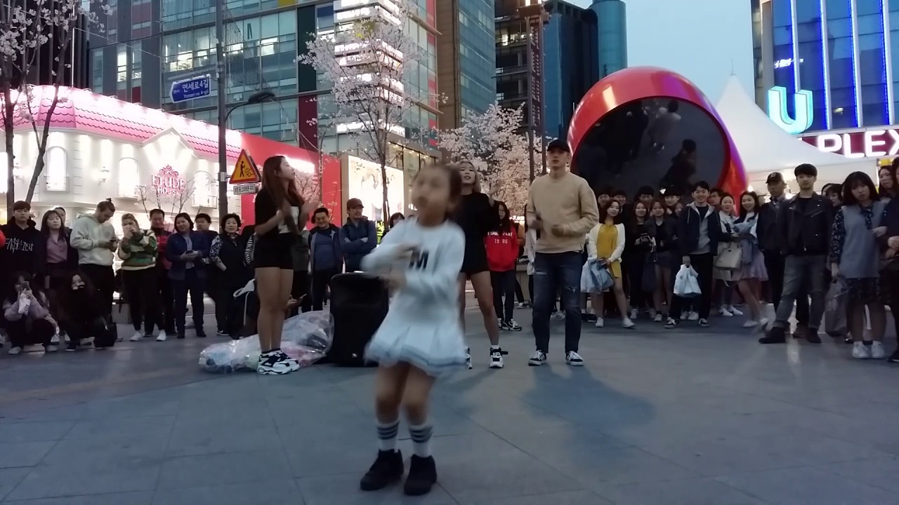 2017.4.9&신촌차없는거리&유플렉스현대백화점앞&버스킹&게스트(소연이)&여성댄스팀&Diana&by큰별