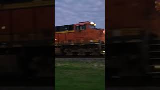 🔥 BNSF Blasting through Mazon at Dusk!!! 🔥💪🔥 #shorts #reels #train #bnsf #railroad #railway