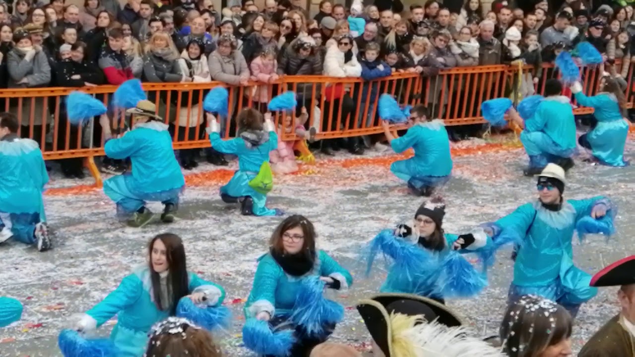 Sfilata dei carri a Saluzzo