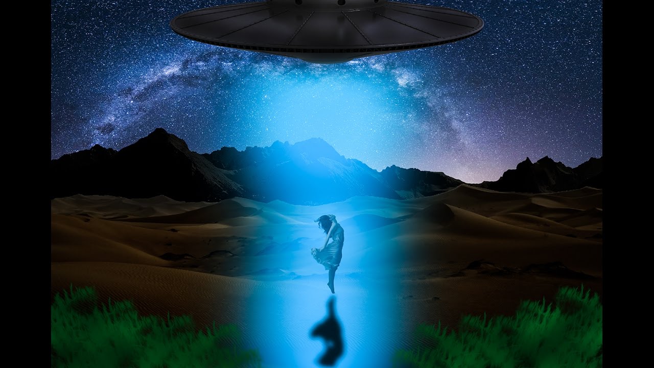 Girl Abducted By UFO | Fantasy Surreal Scene | Photoshop Tutorial | Photo Manipulation