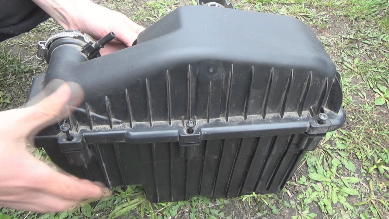 Замена воздушного фильтра Пежо 301/ Ситроен Ц-Элизе с двигателем 1,2 ...