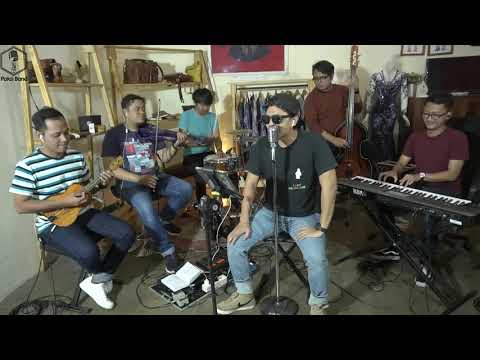 PAKSI BAND KAPAL KERUK