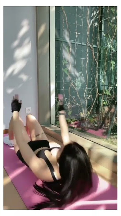 Senam untuk ngecilin perut ala Maria Vania