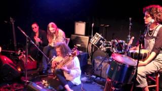 The Fuzzy Undertones - "Om Gonna Die / Shakkar Medly" LIVE @ O PATRO VYS 07/02/2015