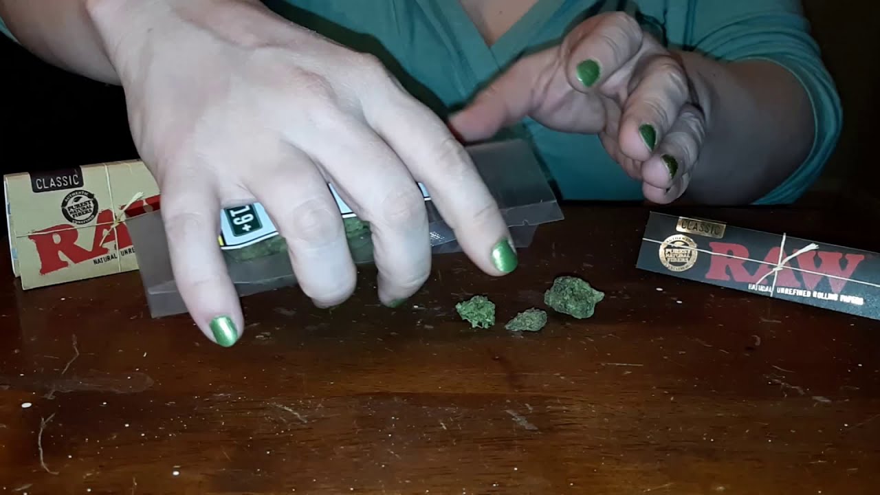 Unboxing #7- Heavy Weightz Bomb Kush