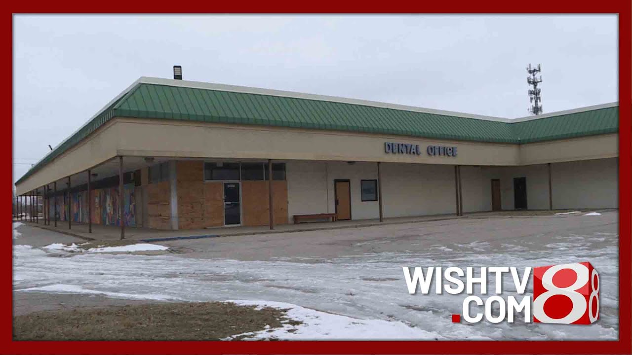 Indianapolis neighbors debate future of aging shopping center