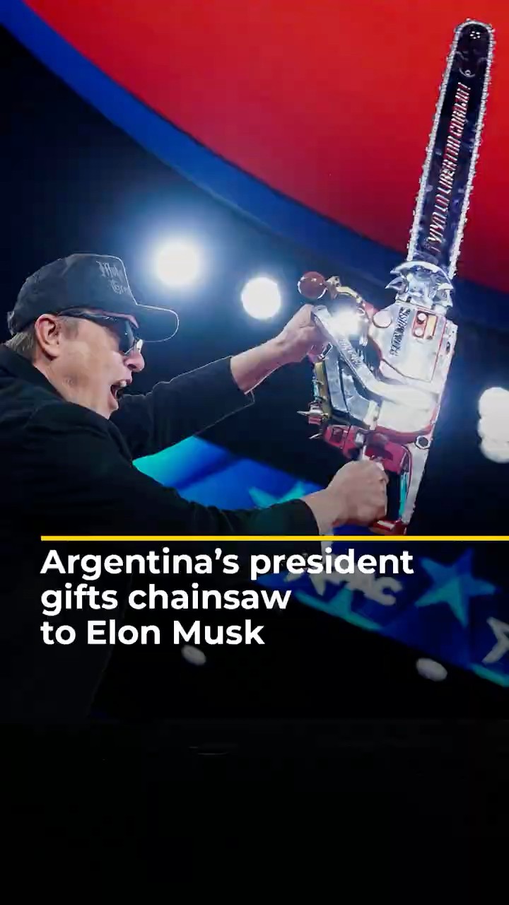 Argentina’s president gifts chainsaw to Trump adviser Elon Musk | AJ #shorts