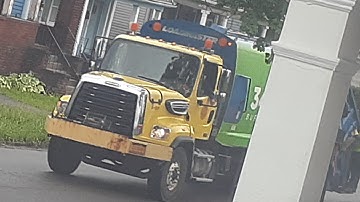 Freightliner 108SD Garbage Truck