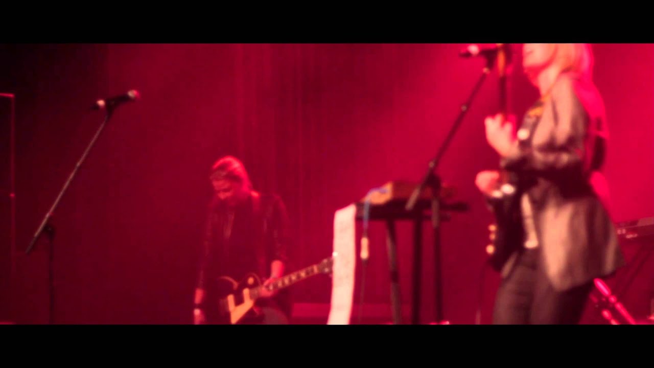 Ankerdatter feat. Berit Fridahl -  Flammer (live at Store Vega)