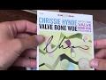 UNBOXING Chrissie Hynde – Valve Bone Woe (signed CD)