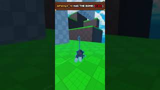 Monkey plays, monkey bomb tag