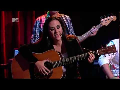 Comédia MTV (14) | Tatá mostra seus dotes musicais (14/06/2012)