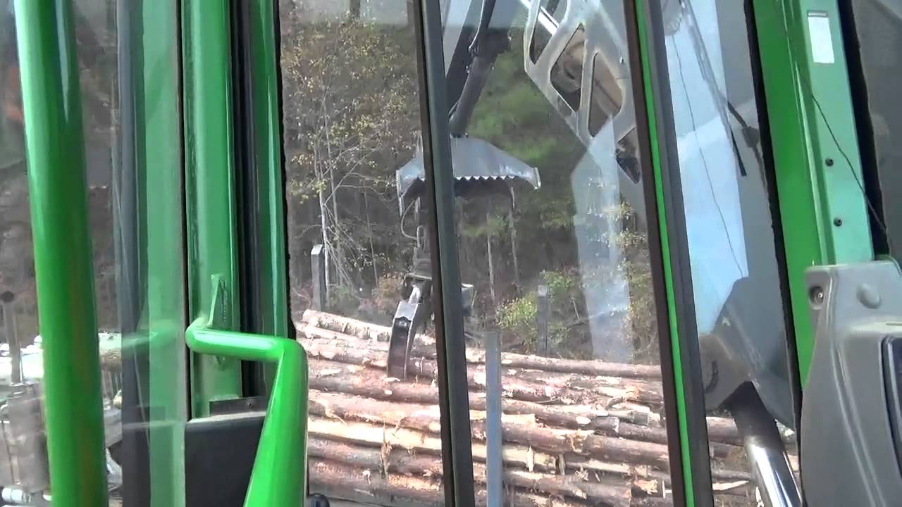 Loading double bunk pine pulpwood tops in under 8 minutes! YouTube