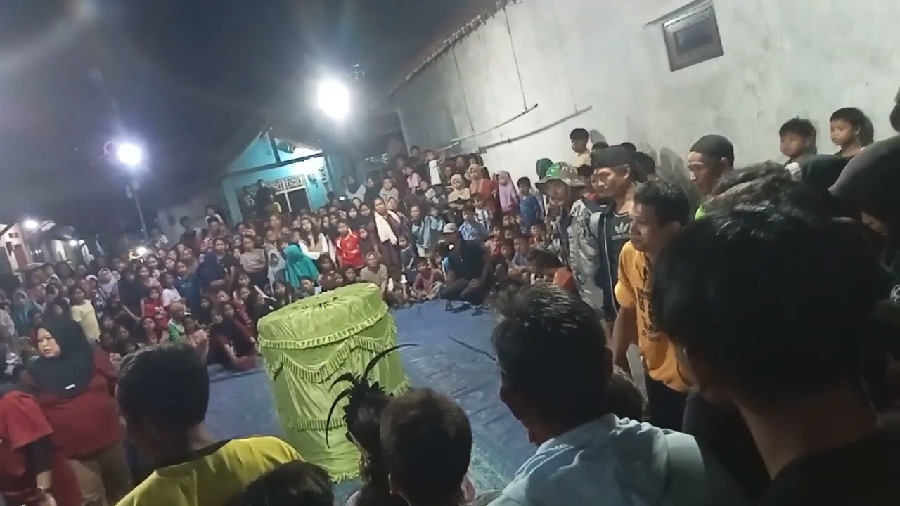 Sintren cetol cetol nok tirta di desa  kubang jaya Songgom