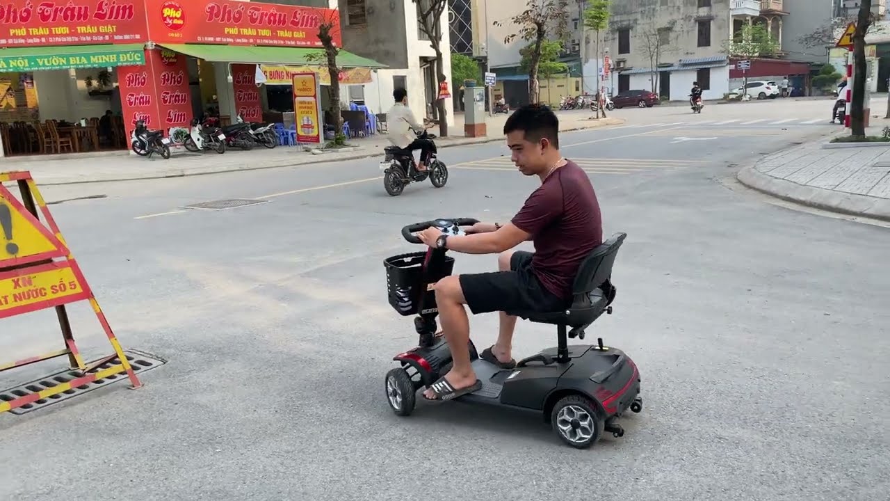 XE ĐIỆN 4 BÁNH CHO NGƯỜI GIÀ NGƯỜI KHUYẾT TẠT ĐI CỰC... - youtube