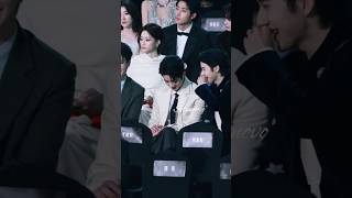 #王弘毅 你们在聊什么，这么开心啊！#wanghongyi