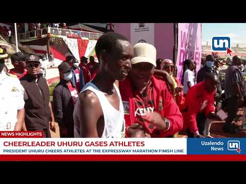 Cheerleader Uhuru Gases Athletes