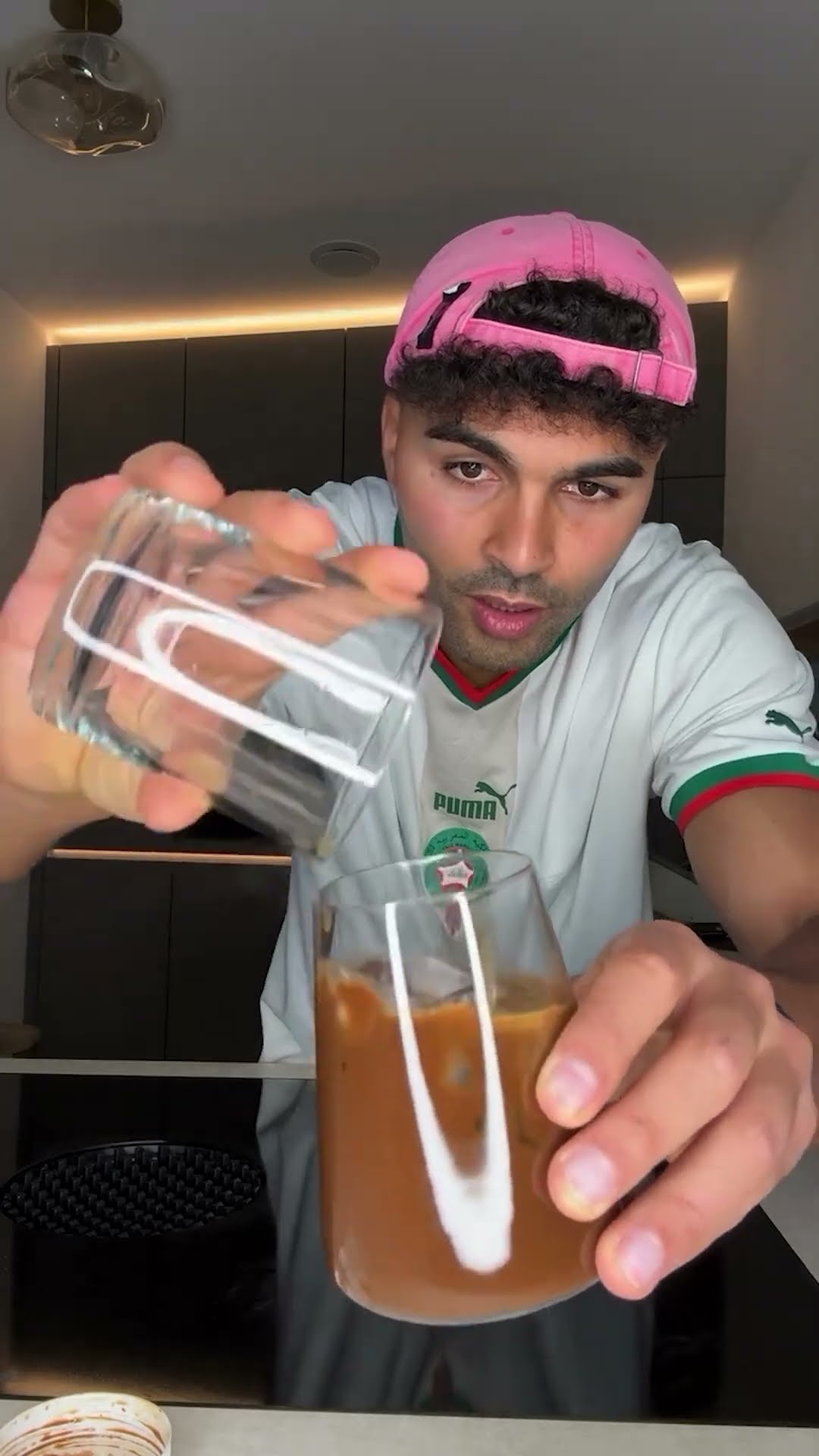 Make iced coffee from leftovers that everyone has at home
