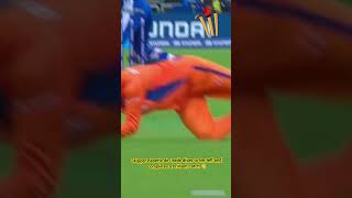Skipper Babette de Leede dives to her left and completes a brilliant catch 👏 #T20WorldCup #indvsned