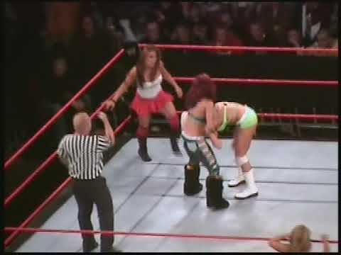 08.04.06 HOUSE SHOW Torrie Wilson & Trish Stratus vs Mickie James & Melina (WWE RARE)