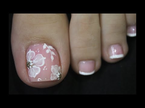 Pedicura con Diseños Florales