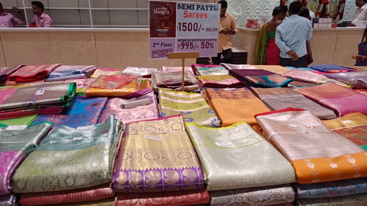 South India Shopping mall లో శ్రావణం ఆఫర్స్ | పట్టు సారీస్ start 499/- | 1+1 ఆఫర్స్ #shopping #saree