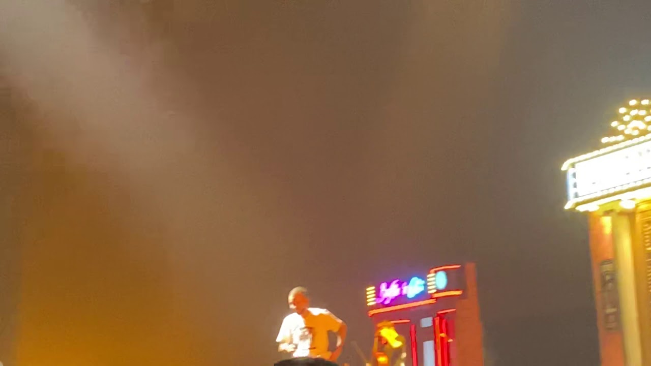 Bienvenue chez moi Bigflo & Oli 23/01/20 Lyon - YouTube