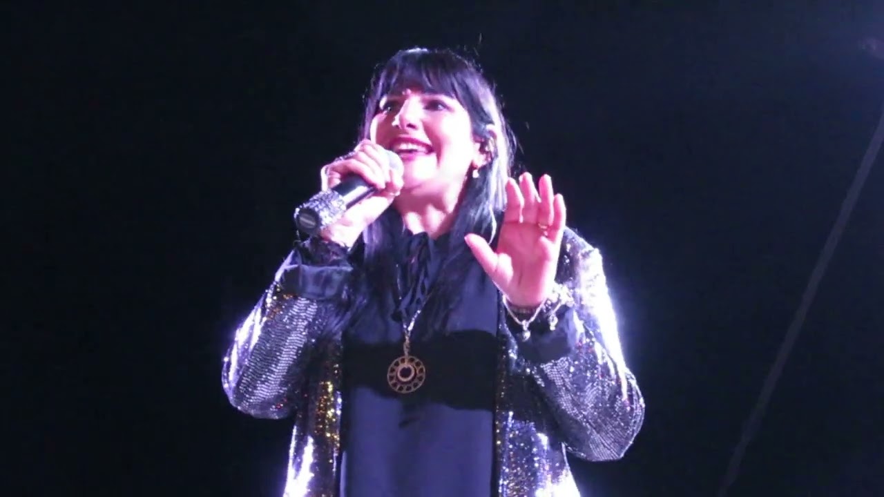 Maria Luisa Congiu e Laura Santucciu cantano 