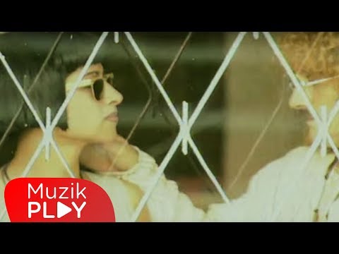 Harun Kolçak & Bendeniz - Elimde Değil (Official Video)