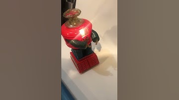 Vintage 1966 Remco Battery Operated Lost In Space Motorized Robot