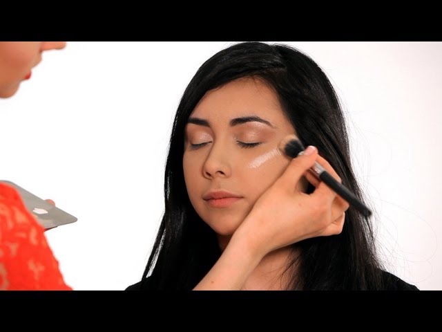 10 Game-Changing Makeup Tricks for Narrow Faces – Faces Canada