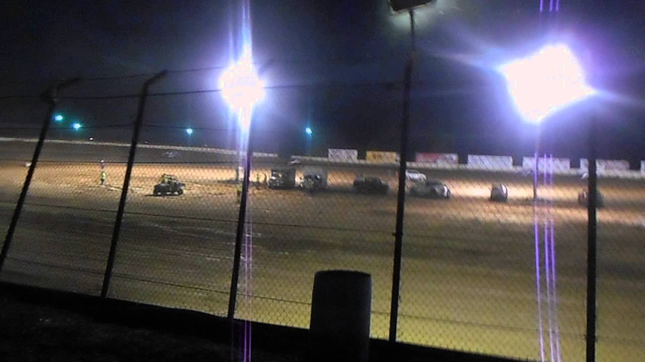 Route 45 Raceway Finish of modified heat race. Route 45 Raceway Flora, IL - YouTube