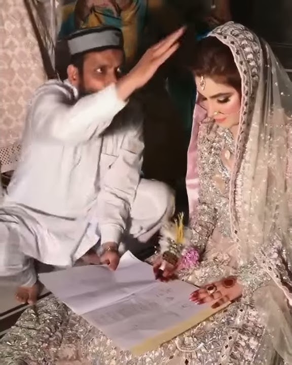 Mulle ko raha nahi gaya halala