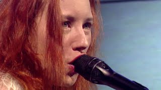 Tori Amos - Cornflake Girl (live vocal) - Top Of The Pops - 20/01/1994