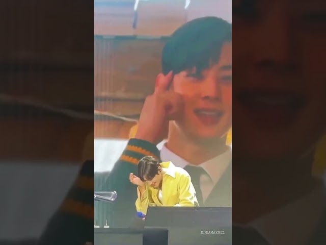 cha eun woo's reaction for ottoke song from true beauty kdrama😂❤ class=