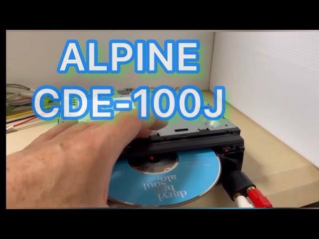 ALPINE CDE-100J with CD or AUX アルパイン ヘッドユニット CD Player