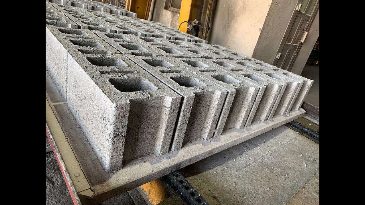 RHINO Hardwood Composite pallets for Concrete blocks and Concrete Pavers