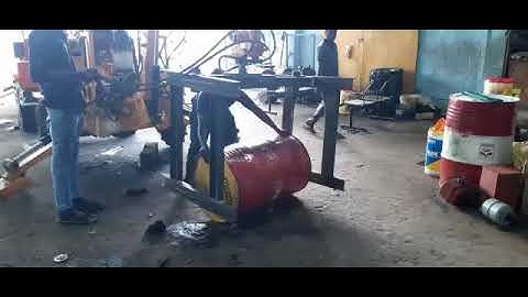 brick loading clamb 360 digiree rotation testing video @ TOMGO  cell:+919842106636/7200011186